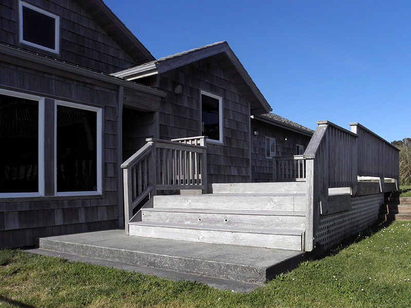 The Beachcomber South Deck