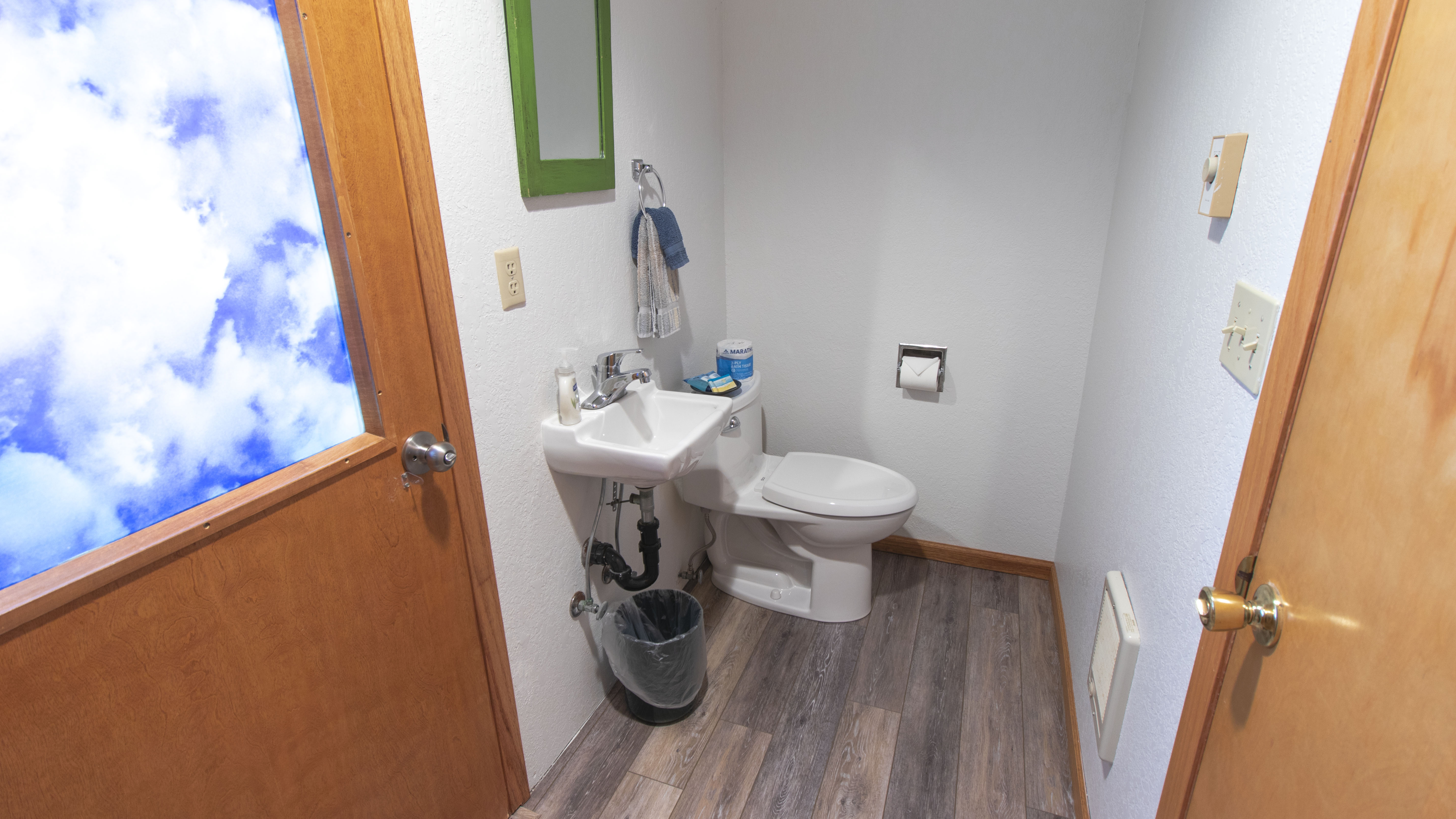 The Beachcomber Main Guest Bath 1