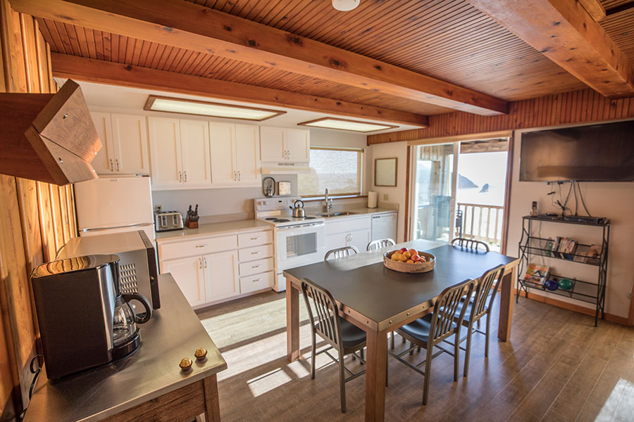 Face Rock Retreat: Surf Song Kitchen #2