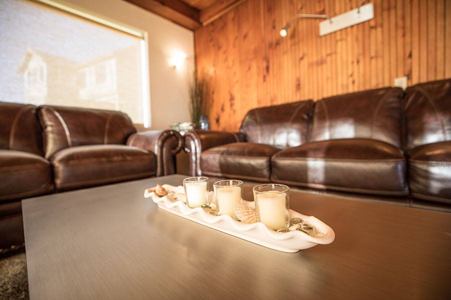 Face Rock Retreat: Surf Song Living Room #2