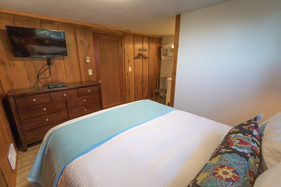 Face Rock Retreat: Surf Song Primary Bedroom #4