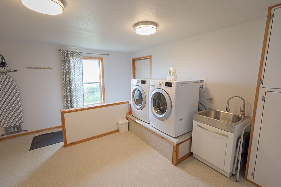 Face Rock Retreat: Surf Song Laundry #2